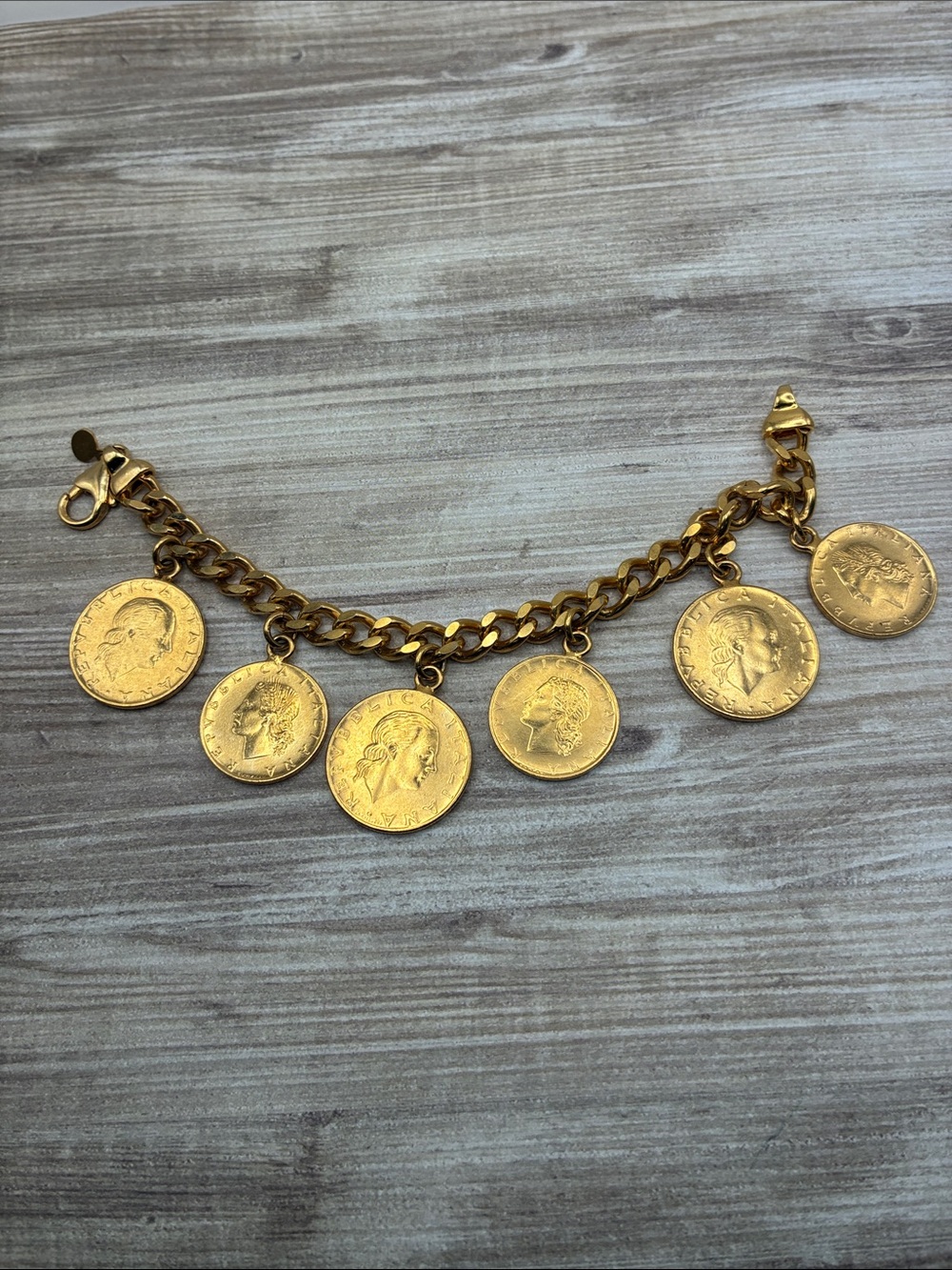 Bellezza Gold Tone Lire Coin Charm Bracelet 7”